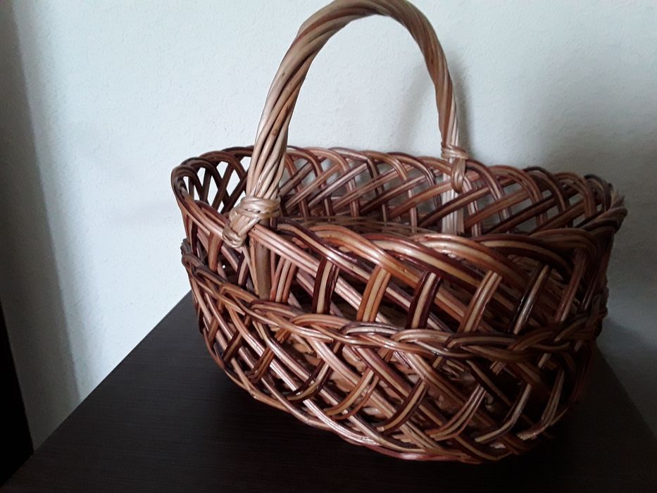 Корзинка плетеная