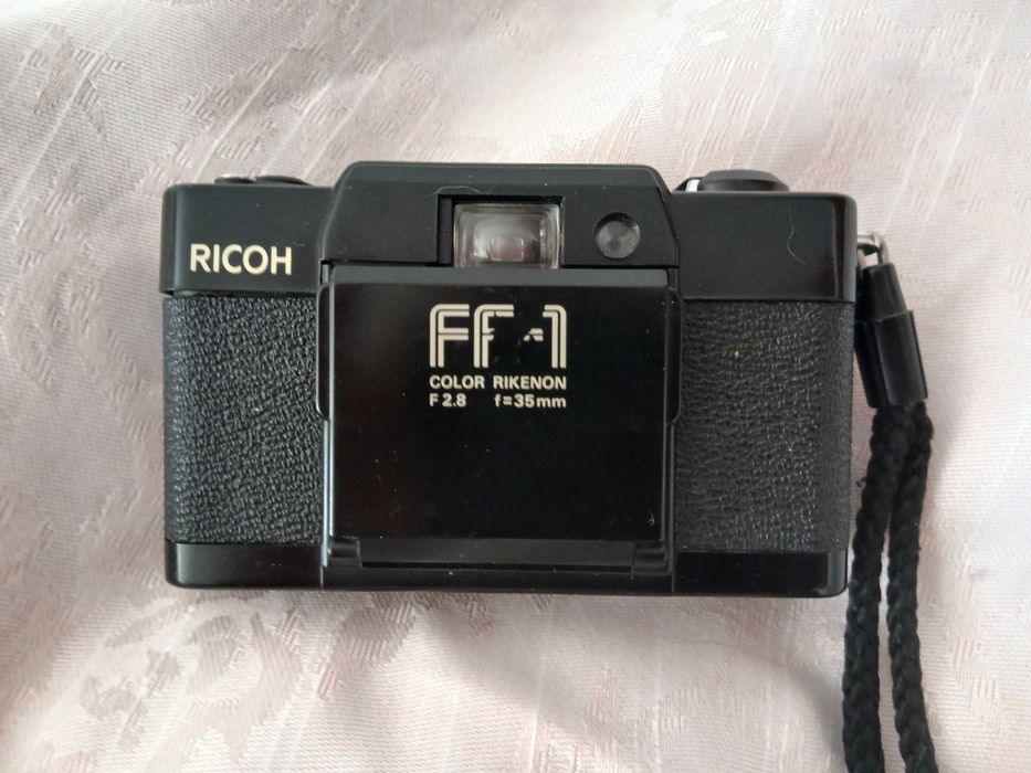 Máquina fotográfica analógica Ricoh FF-1