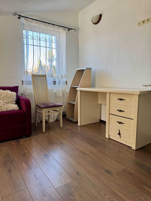 Будинок на березі ставка у Високому