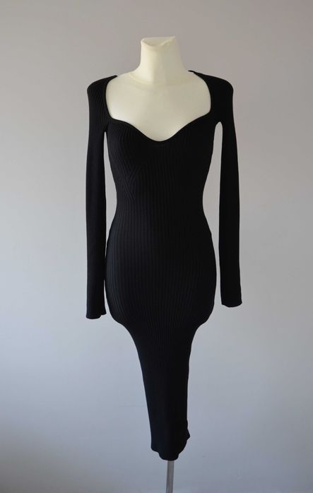 H&M czarna dzianinowa sukienka midi dekolt serce old money 34 XS
