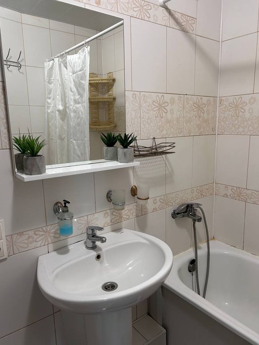 2 к. квартира, початок  прос. Слобожанський  (зупинка  Виконком)