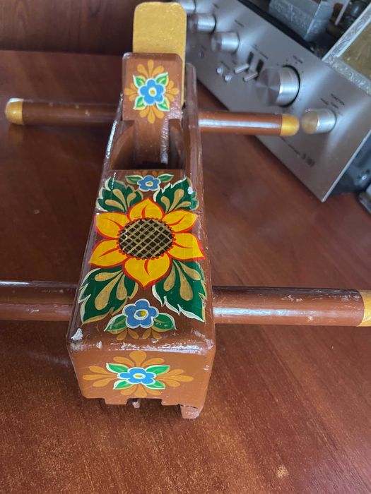 Деревяний рубанок росписаний в ручну.