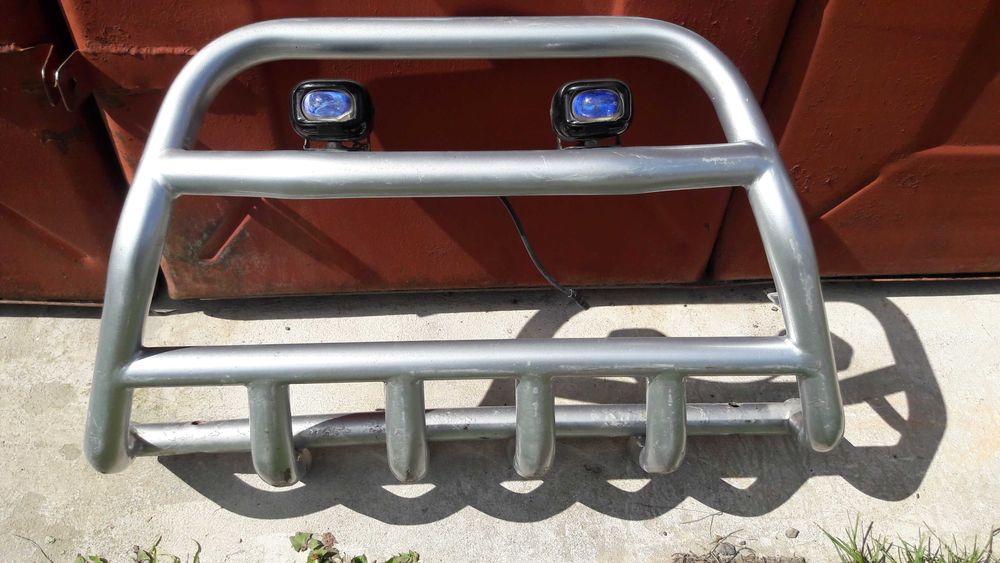 Продам кенгурятник (захист бампера та двигуна) в гарному стані.