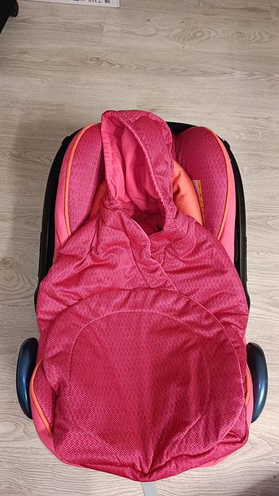 Nosidełko dziewczęce Maxi Cosi +pokrowiec