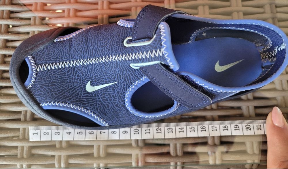 Sandały Nike roz. 35