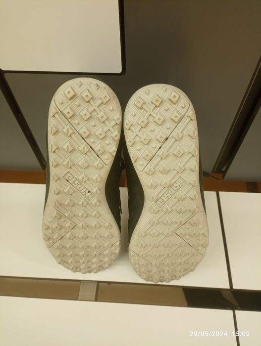 Tênis de futebol sintético kipsta