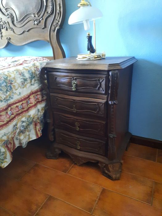 Quarto completo em madeira maciça