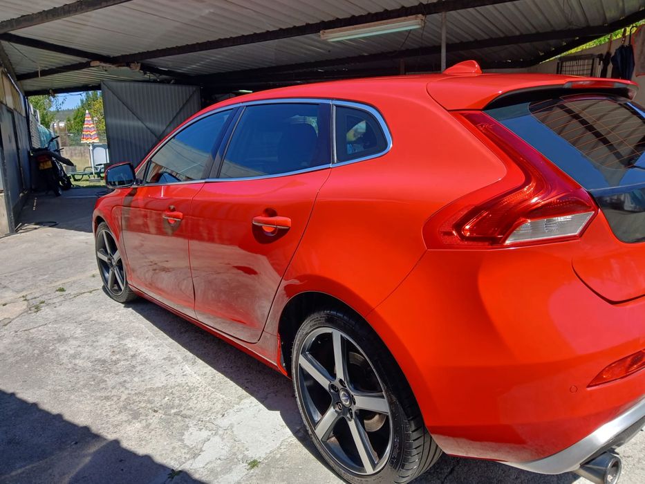 Volvo v40 1.6d R design com gps