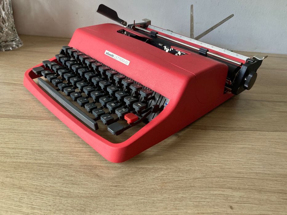 Máquina de escrever  **  Olivetti 62