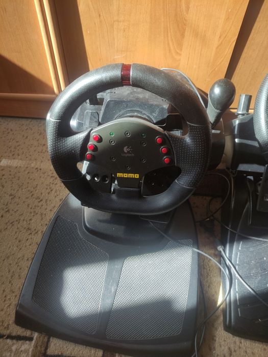 Два керма logitech та підставку