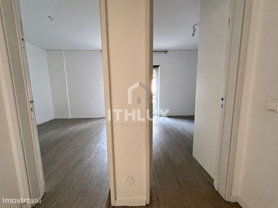 T2 na Av. de Biarritz, Monte Estoril – junto à praia