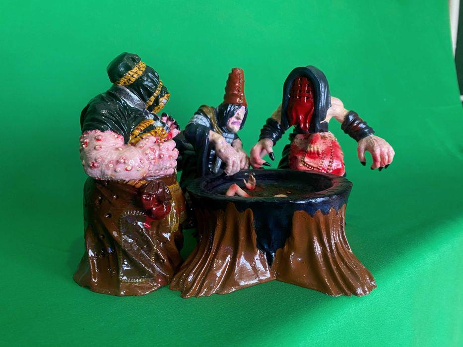 Колекційні фігурки Відьми з Кривоухових боліт з відео гри Witcher 3.