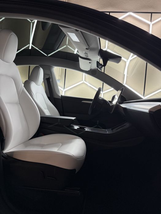 Tesla Model Y Sr Plus LFP