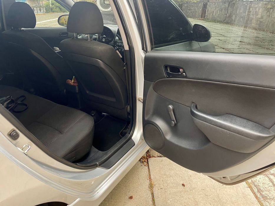 Hyundai i30cw FD FL 2010 1.6crdi 6ступ мех дизель