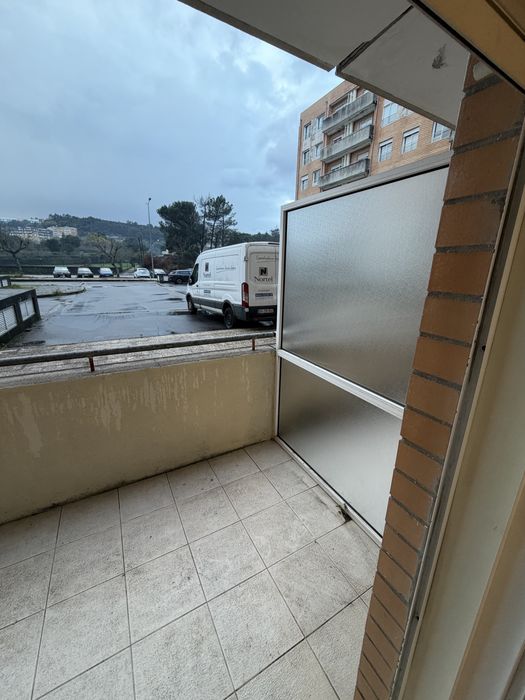 Alugo T2 com suite Valongo