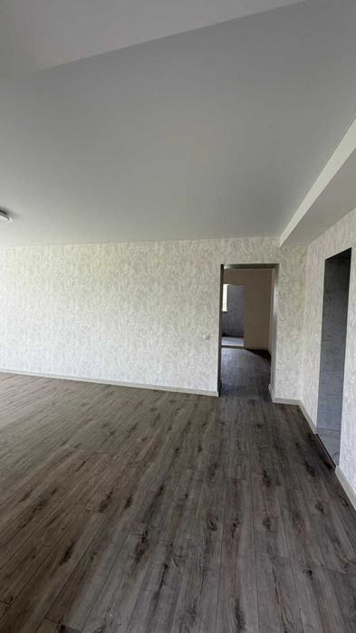Продаж двоповерхового будинку у мікрорайоні Яр
