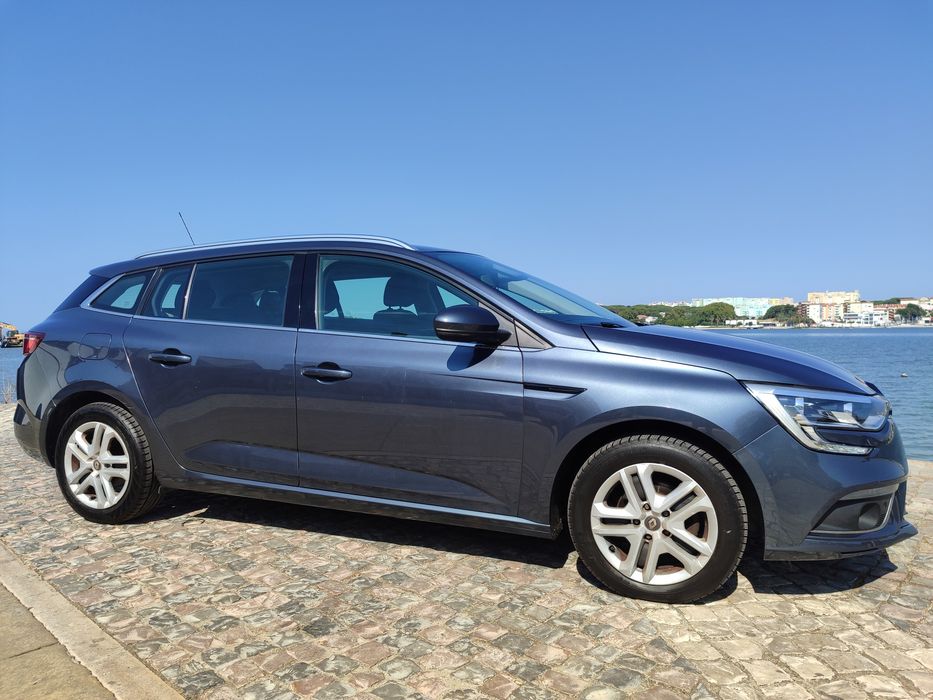 Renault Megane sport tourer 1.5 dci blue intense