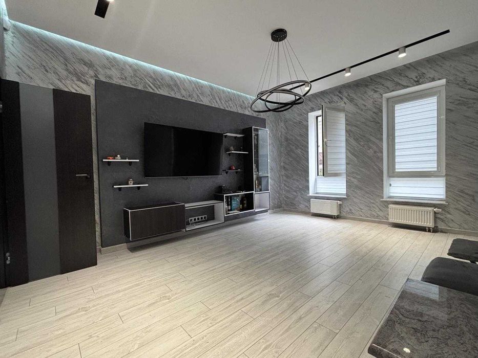 Стильна 2-кімнатна квартира з авторським дизайном у ЖК «28 Перлина»