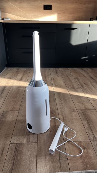 Nawilzacz powietrza z funkcja aromaterapii i higrometrem Eldom NU20