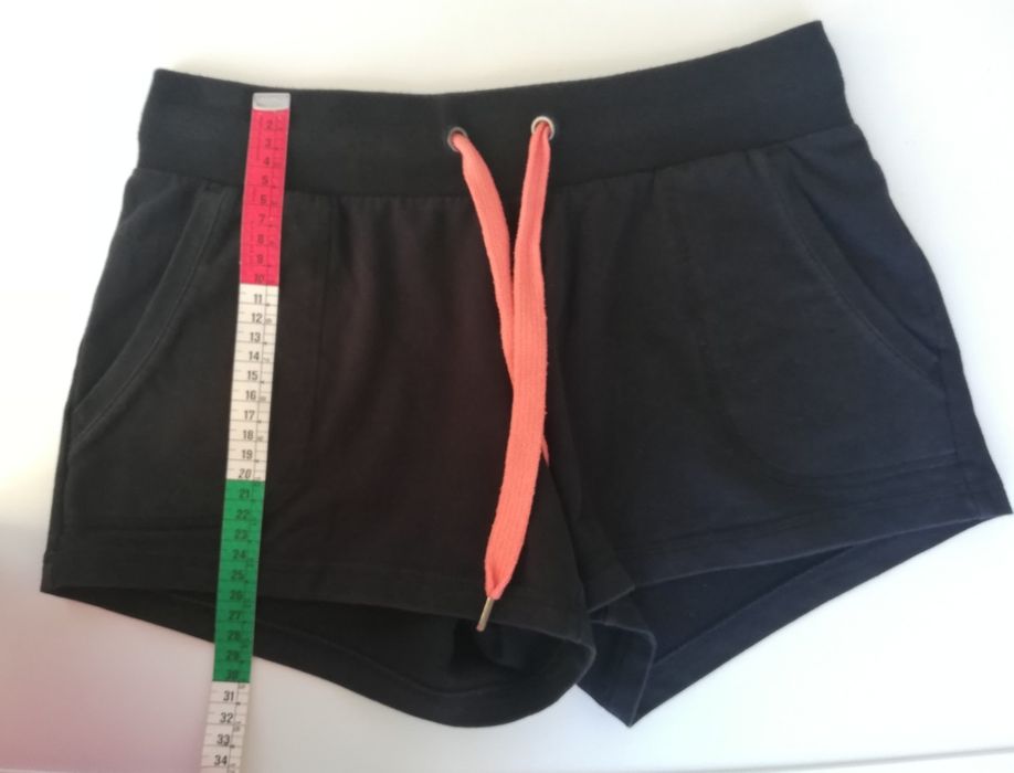 Calção preto marca Crivit - T. 36/38
