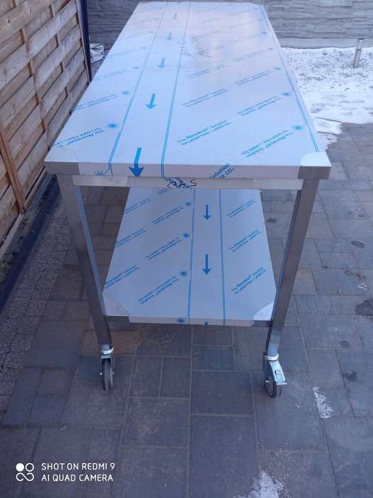 Stół centralny na kółkach NOWY PRODUCENT