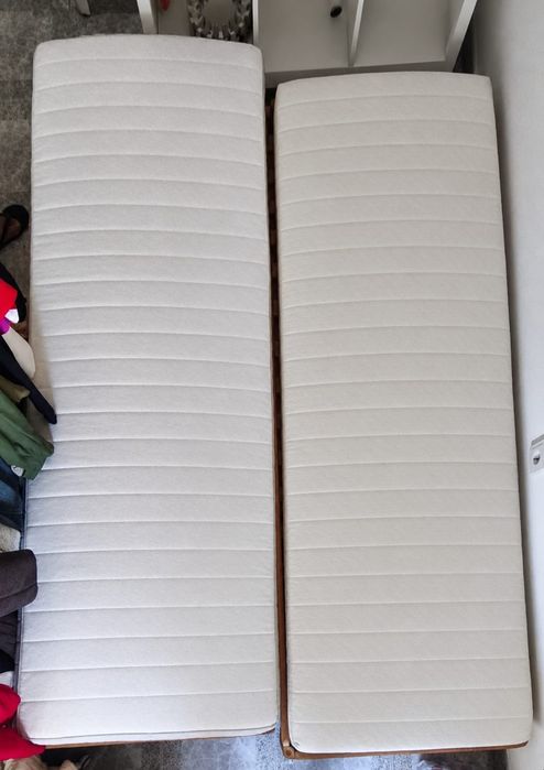 Cama Ikea dupla.