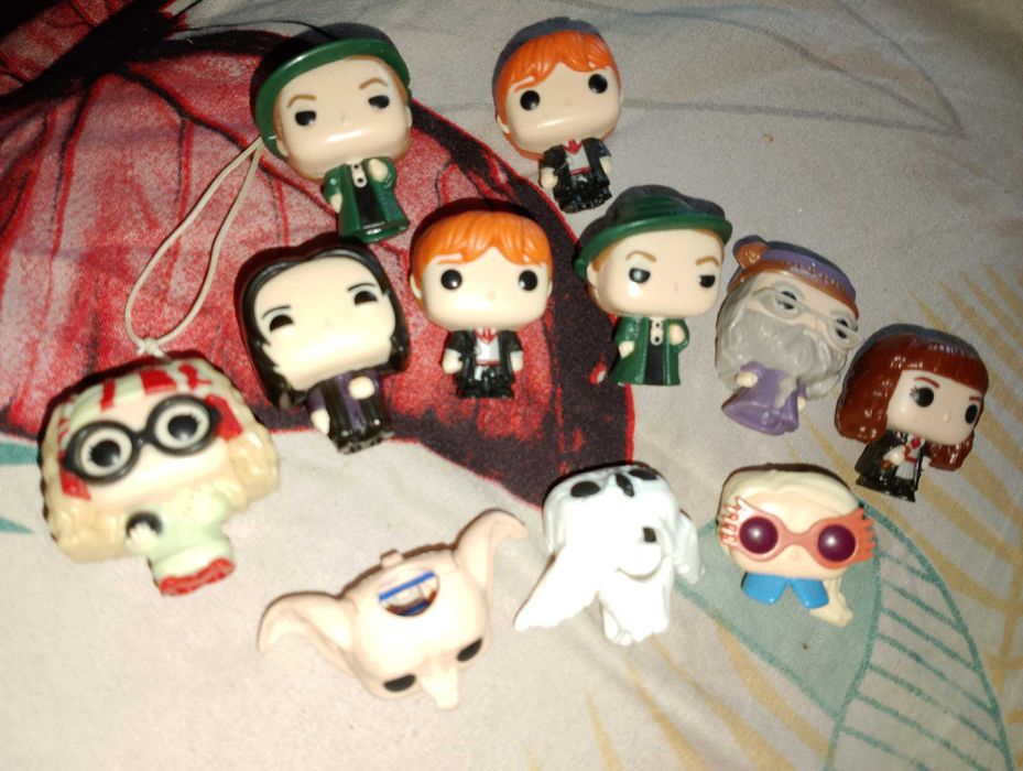 Продам колекцію играшок з кіндер Гарі потер