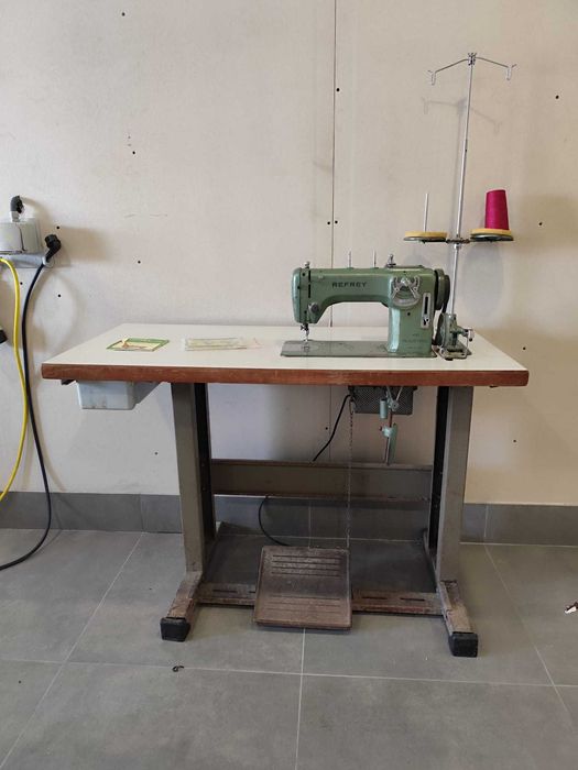 Máquina de costura industrial Refrey 430