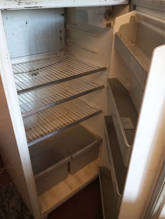 Продам по запчастинам холодильник Минск 15М