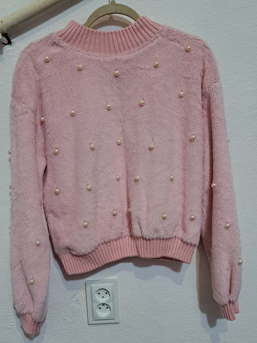 Женские свитера.