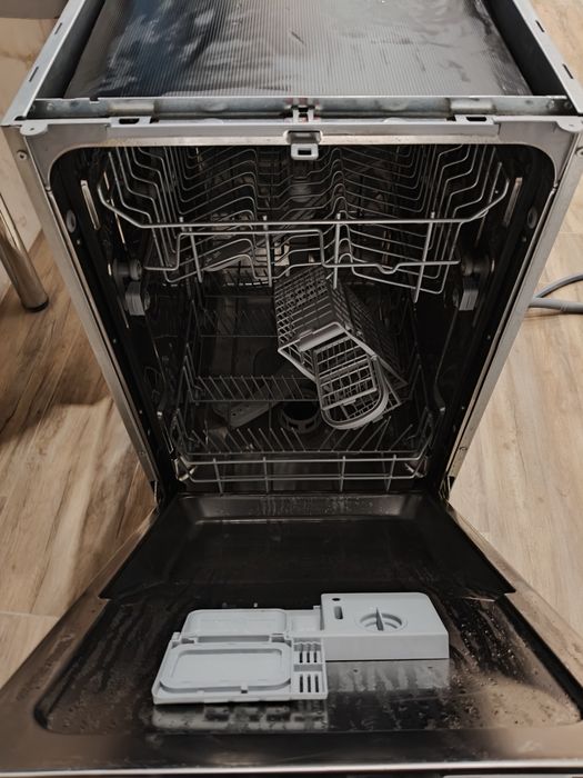 Посудомийна машини Ariston