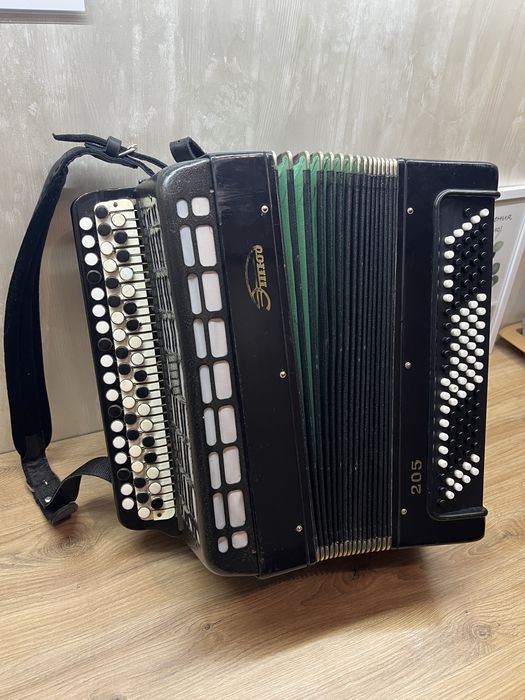 Продам баян эдют 205