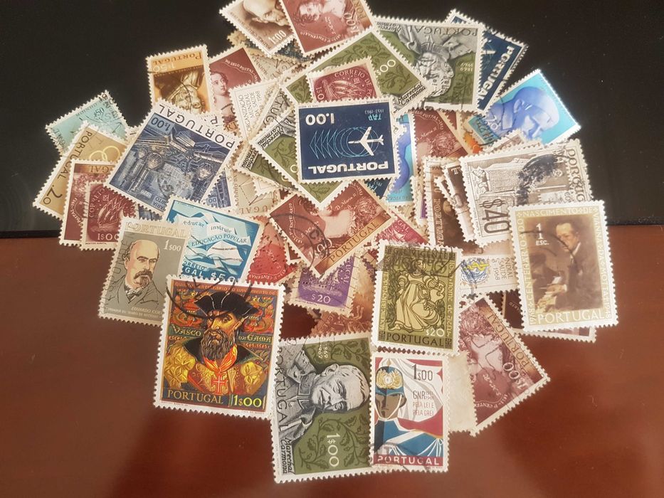 300 Selos de Portugal em Escudos Antigos