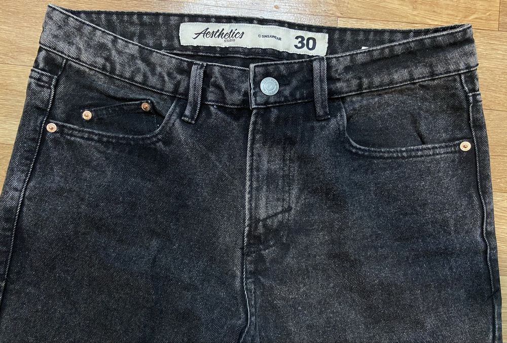 Чорні чоловічі джинси