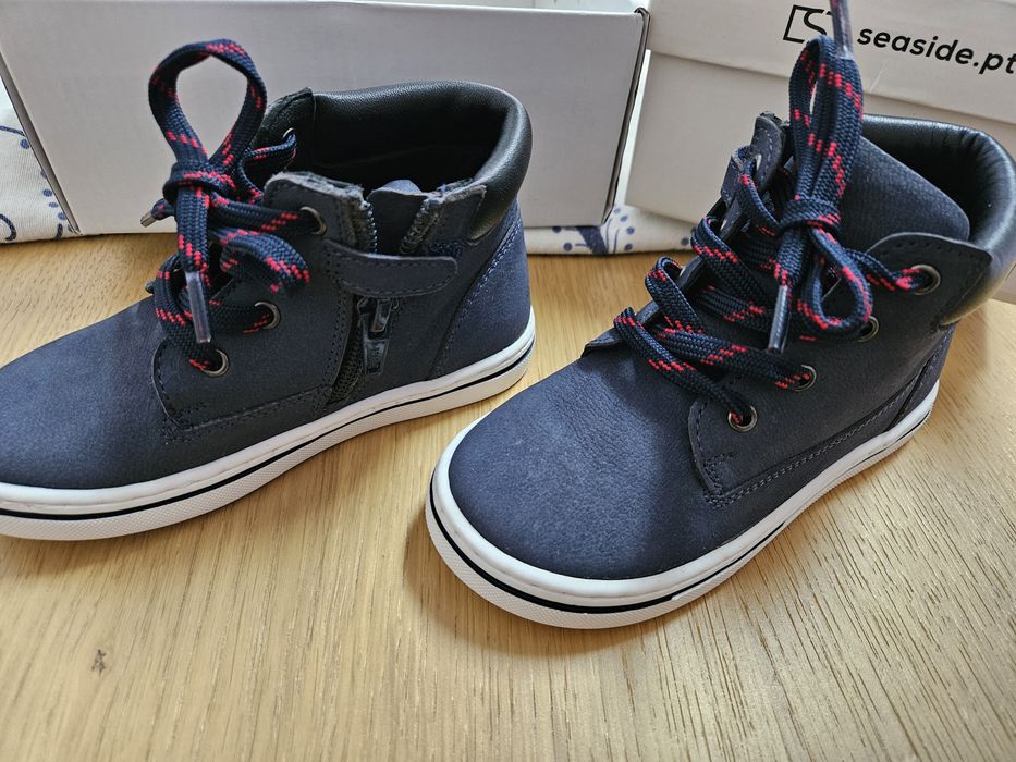 Sapatilhas bota criança T 25