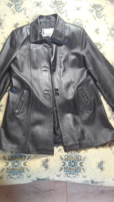Продам две женские натуральные кожаные куртки