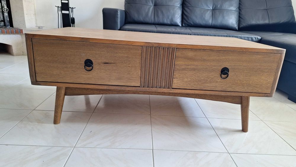 Mesa de centro Gato Preto com duas gavetas