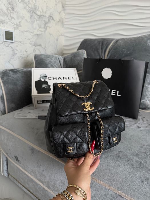 Черный рюкзак Chanel