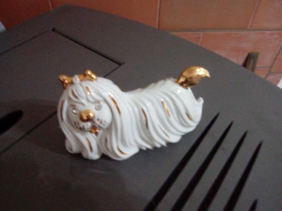 Cãozinho porcelanas Capodimont e cristais Swaroski em perfeito estado