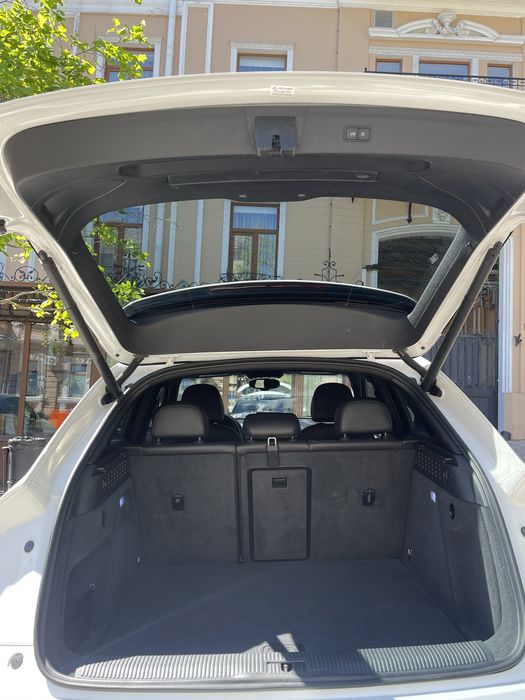 Продам свій Audi Q3