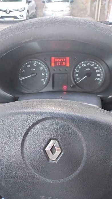 Renault Clio — fotografia 7