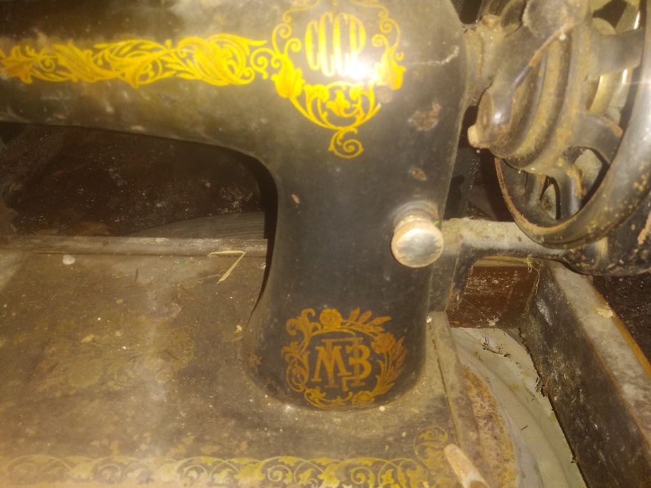Швейну машинку б/у продам продам