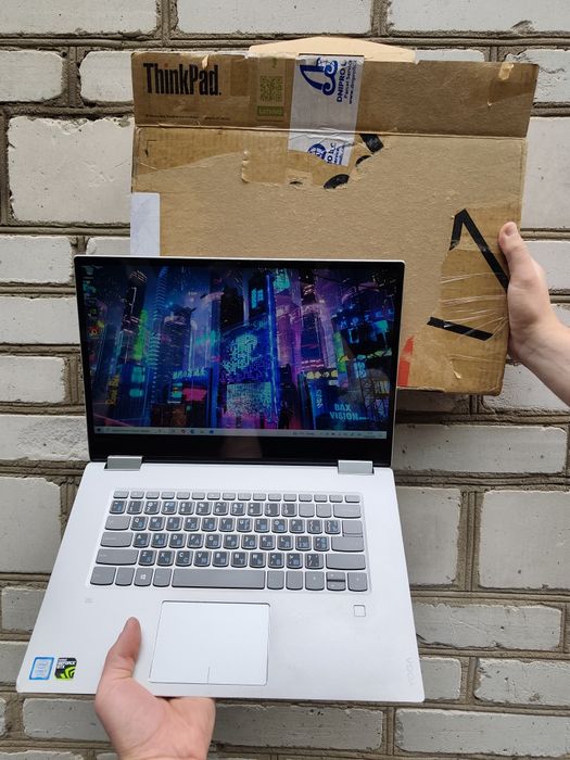4К екран, ігровий ноутбук Lenovo (i7 7700HQ/16/256/GTX 1050)