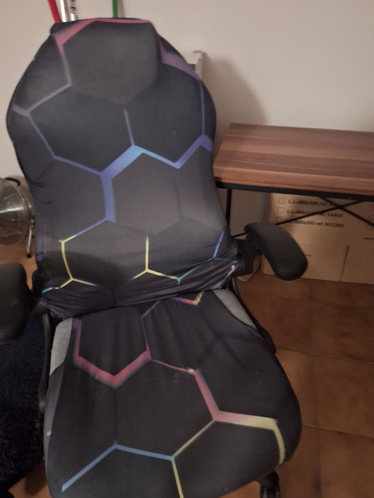 Secretária e cadeira para gamers