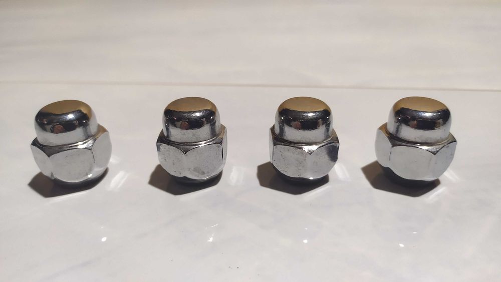 4 Porcas de Chapéu M12 para Automóvel e Mecânica