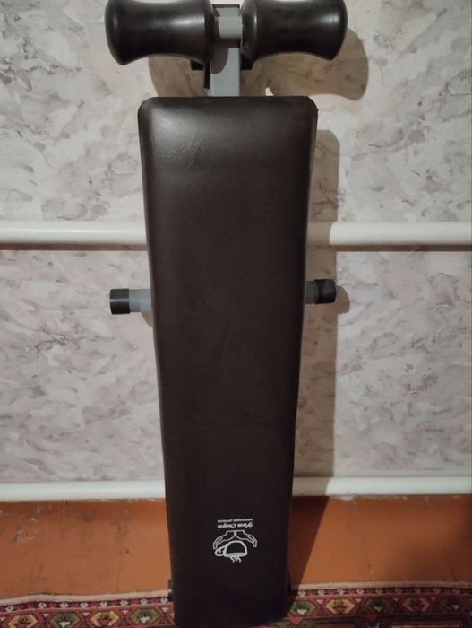 Шведська стінка б/у з планкою для пресу