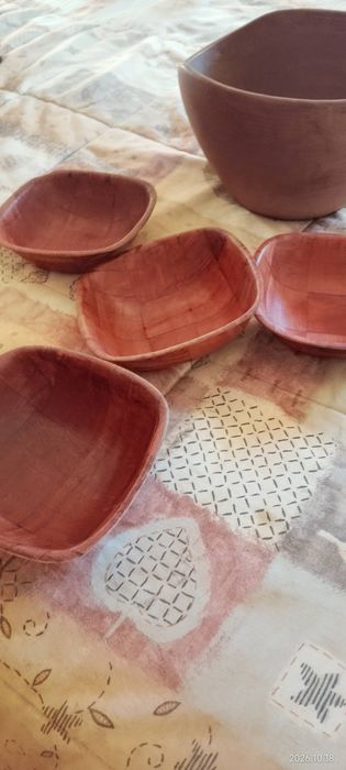Conjunto Saladeira Rústica em Madeira com 4 Taças + Talheres (7 Pçs)
