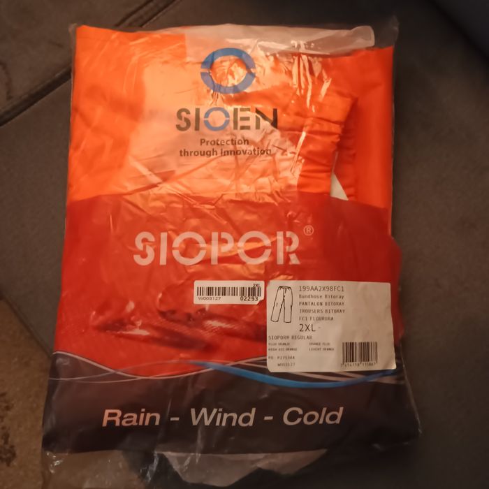 Spodnie męskie ,przeciwdeszczowe ,2XL