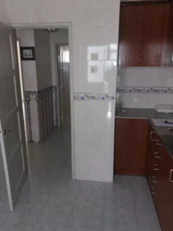 T1 + 1 BAIXA DA BANHEIRA