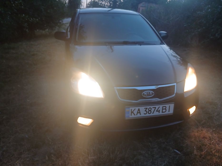 Продаж авто Kia Rio 2010